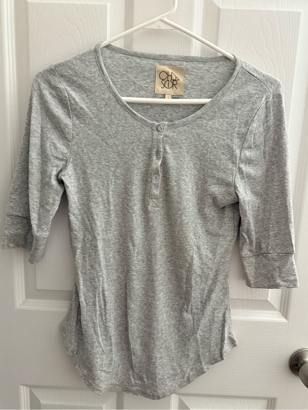 Chaser: Women’s Heather Gray Cotton Henley Top